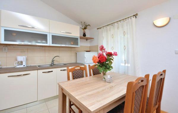 Apartman Zora โปดสตรานา ภายนอก รูปภาพ