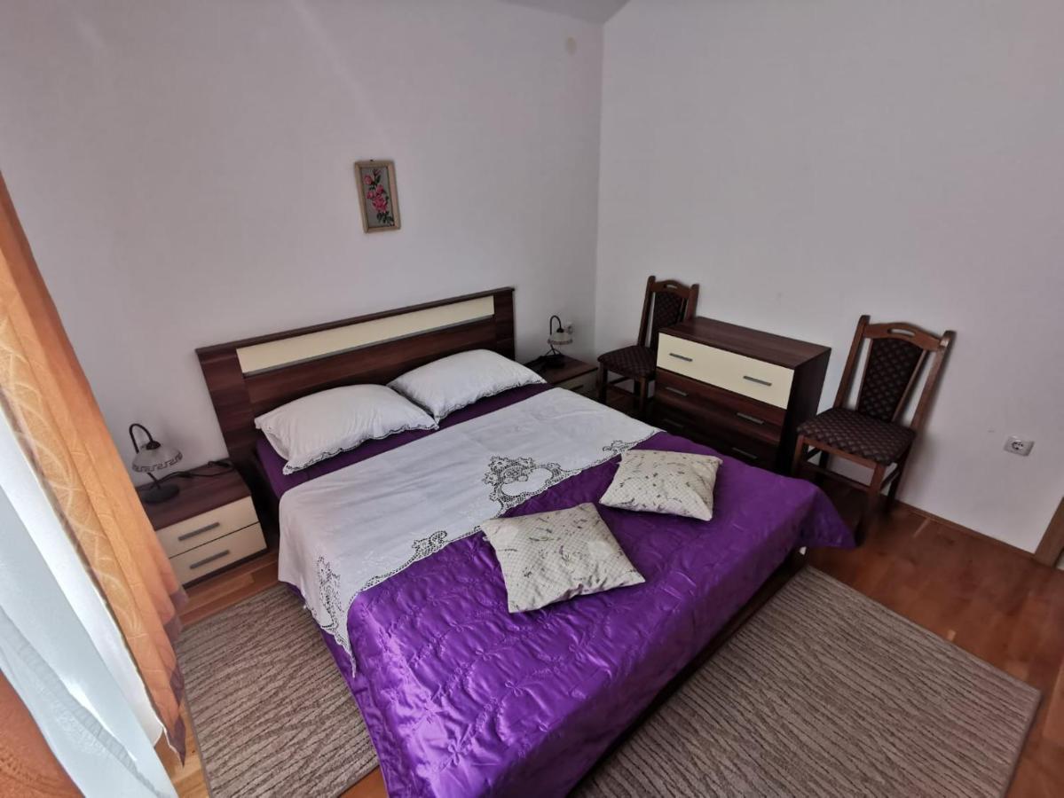 Apartman Zora โปดสตรานา ภายนอก รูปภาพ