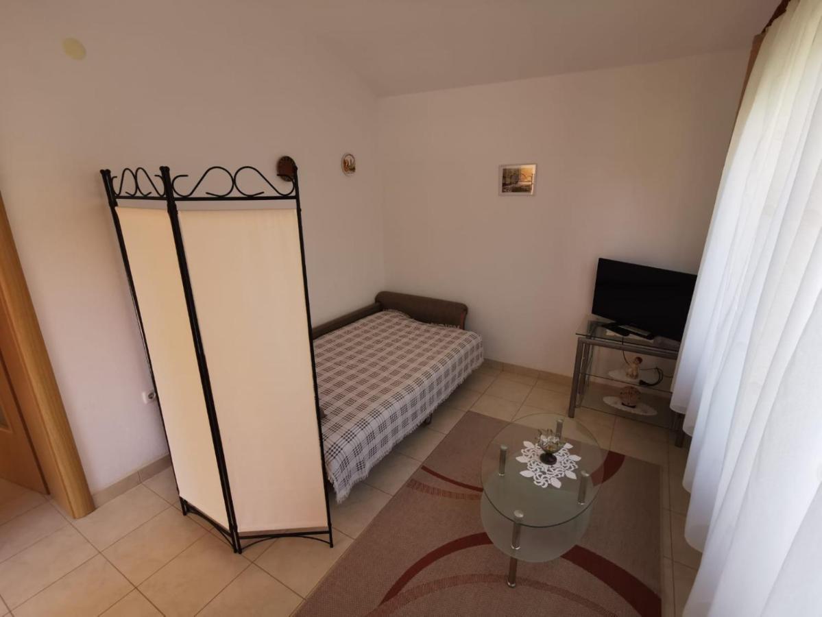Apartman Zora โปดสตรานา ภายนอก รูปภาพ