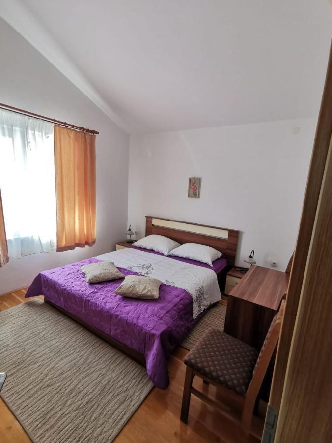 Apartman Zora โปดสตรานา ภายนอก รูปภาพ