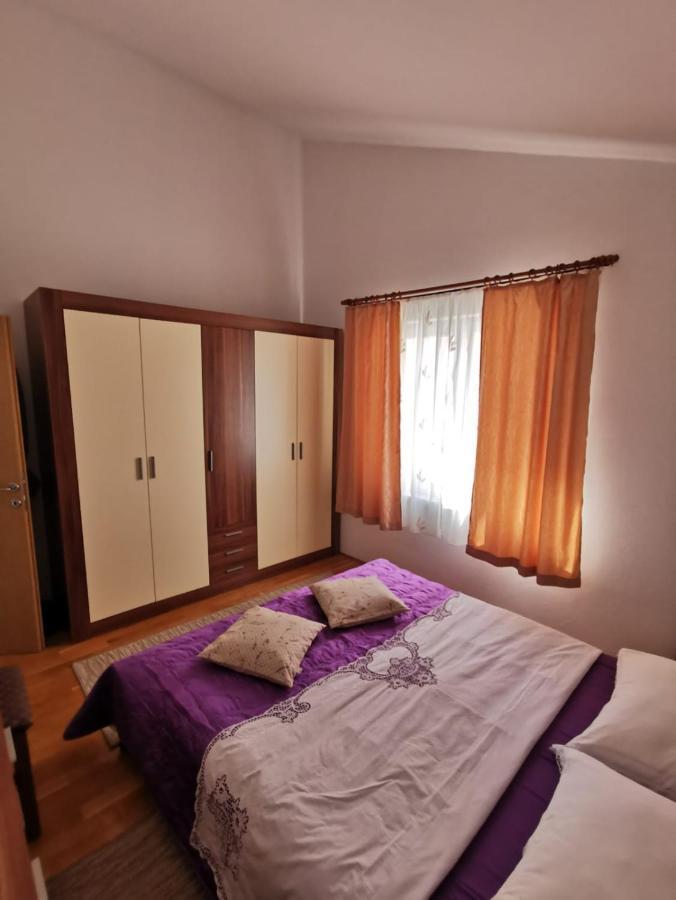 Apartman Zora โปดสตรานา ภายนอก รูปภาพ